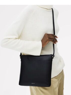 NWT RADLEY LARGE ZIPTOP NORTH-SOUTH CROSS BODY BLACK LEATHER PURSE.